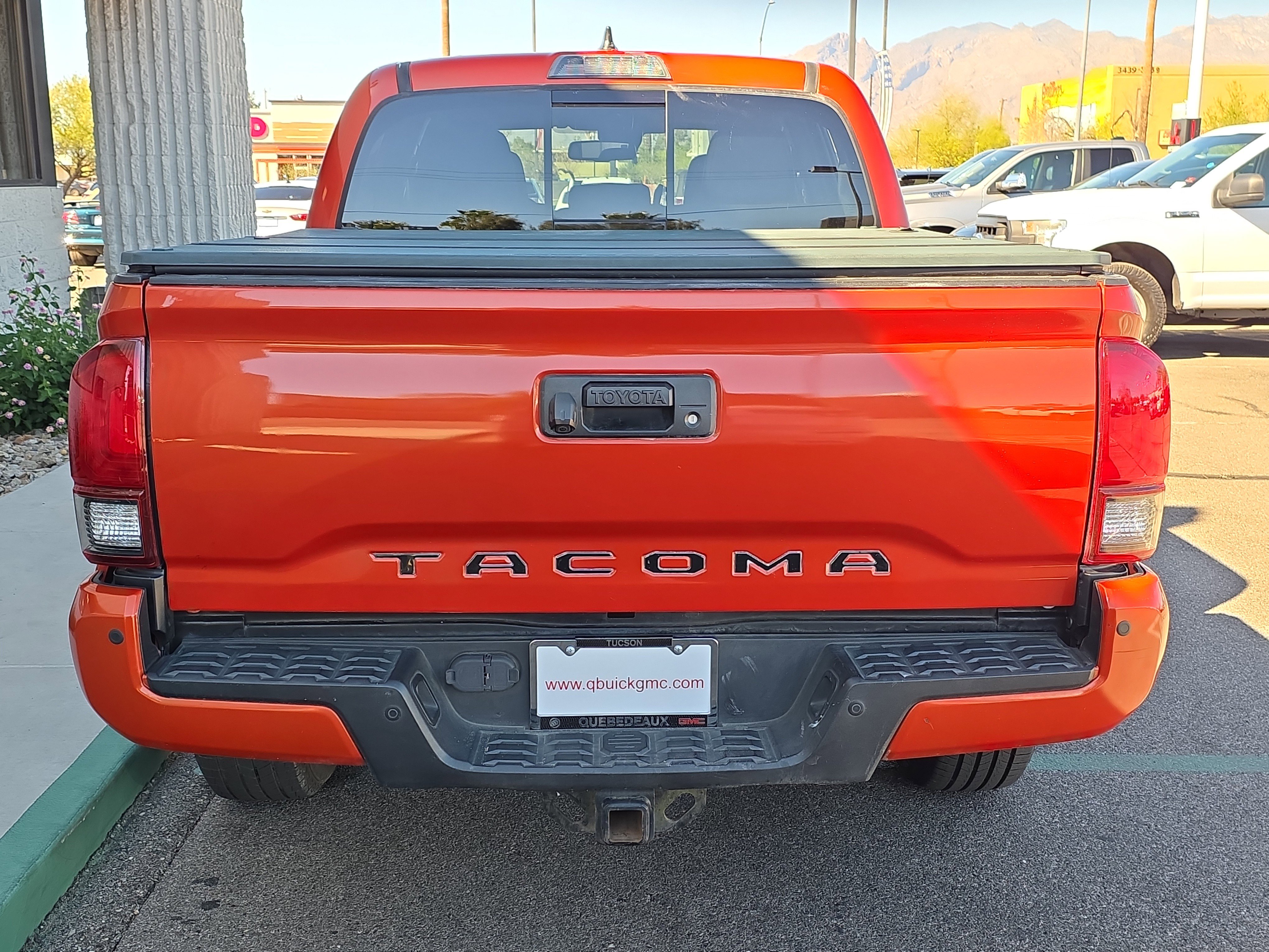 Used 2018 Toyota Tacoma TRD Off-Road w/ Technology Package image 7