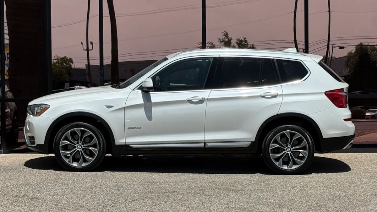 Used 2016 BMW X3 xDrive28i AWD/4WD image 5