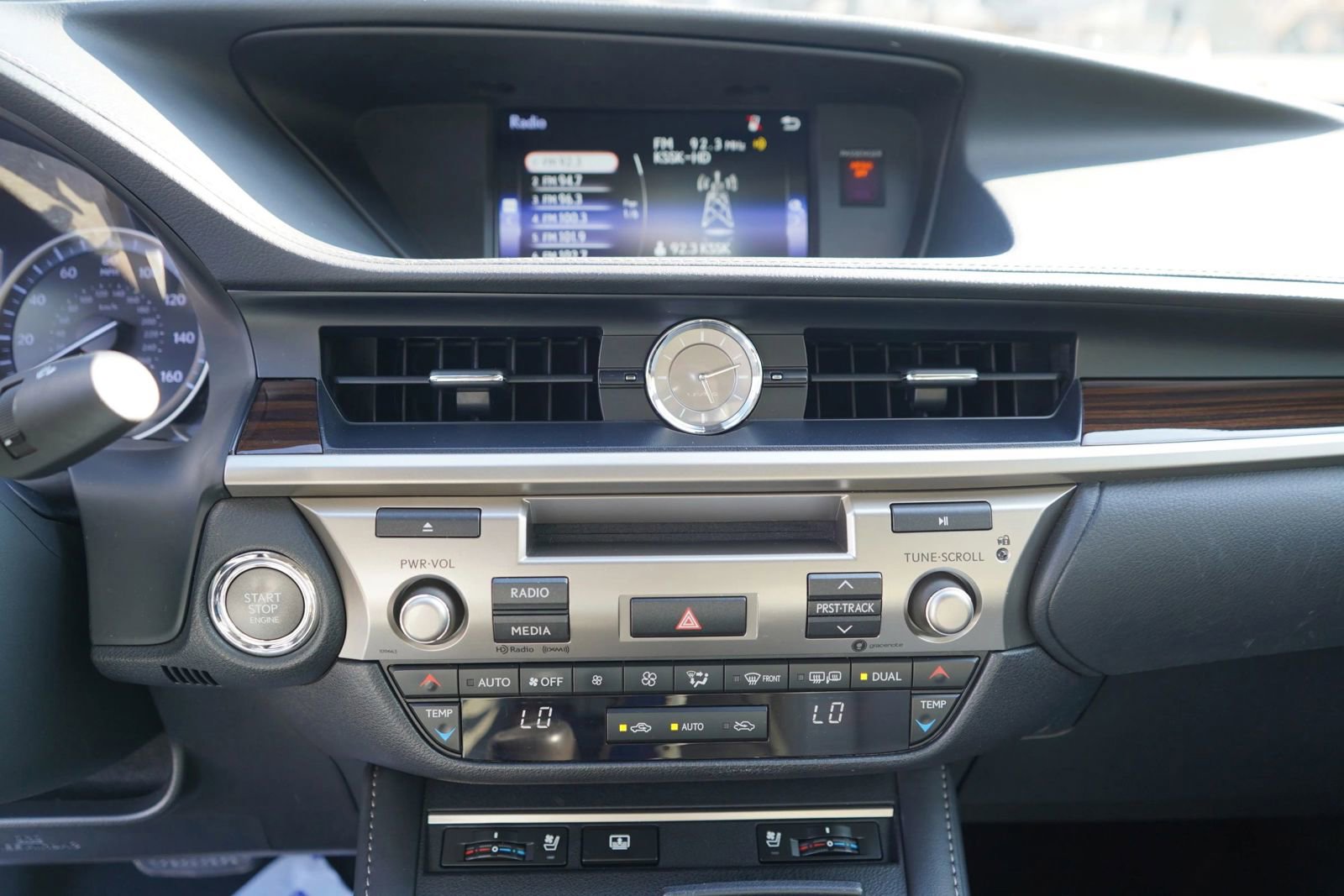 Used 2017 Lexus ES 350 FWD image 11