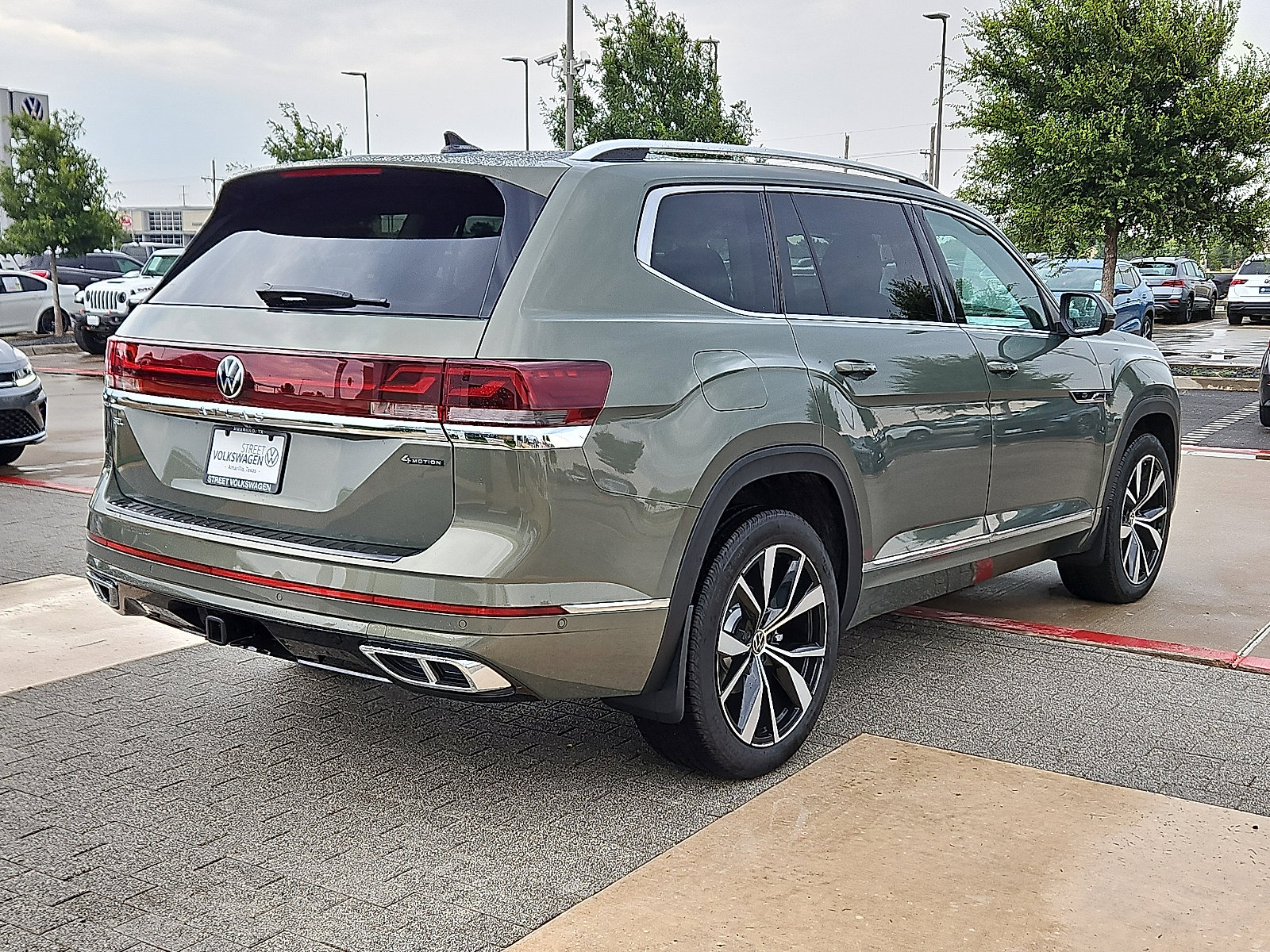 New 2026 Volkswagen Atlas SEL Premium R-Line image 3