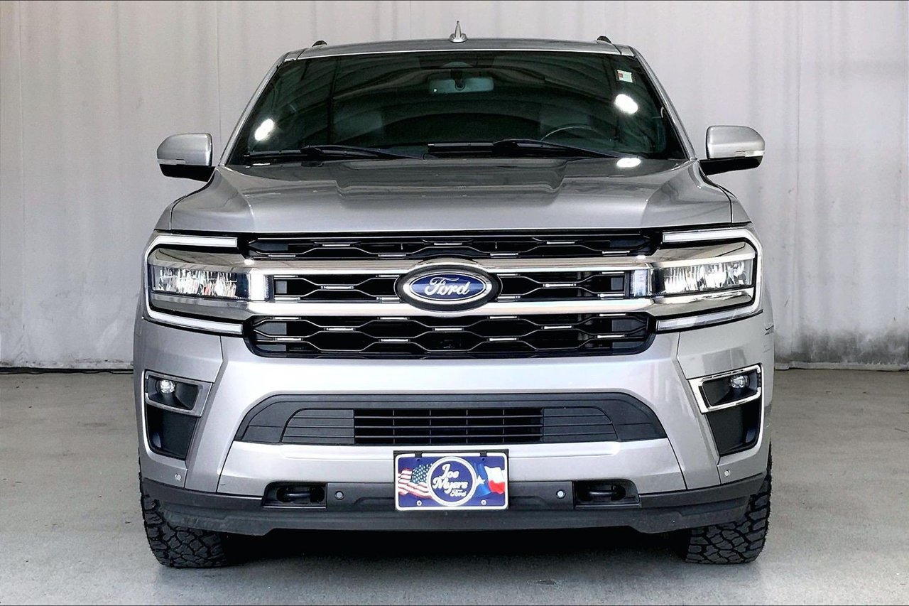 Used 2023 Ford Expedition Max Limited AWD/4WD image 2