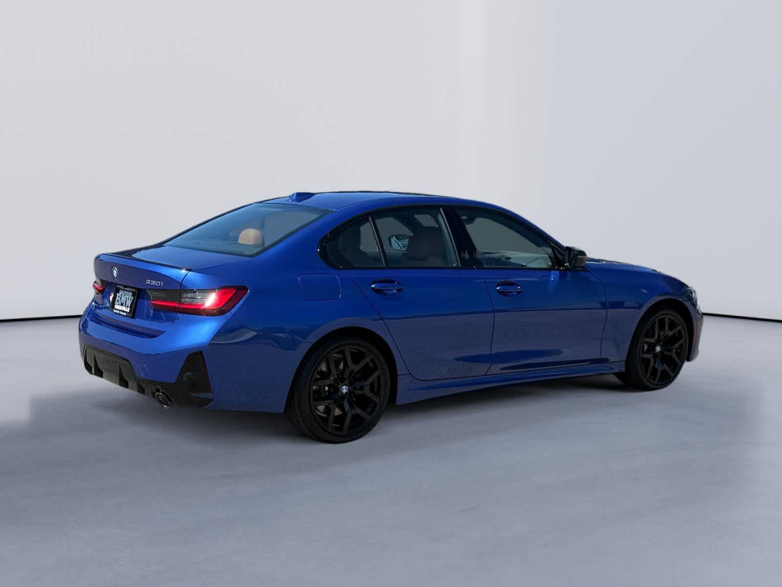 New 2026 BMW 330i Sedan w/ M Sport Package RWD image 3