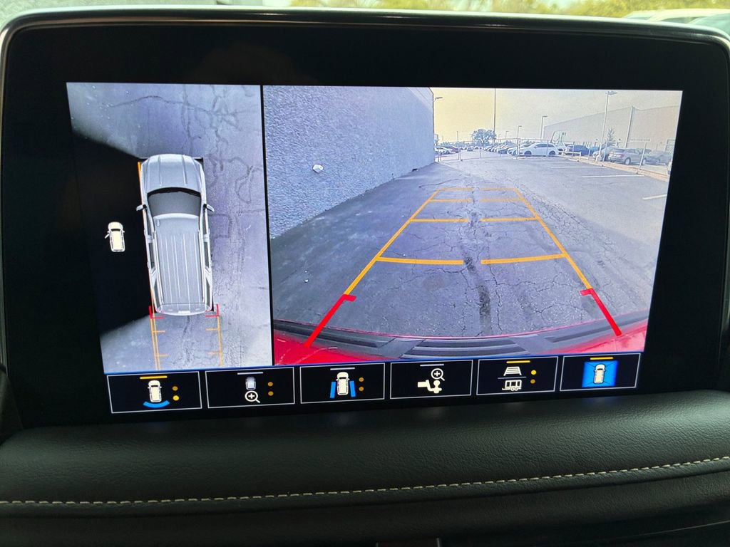 Used 2021 GMC Yukon SLT w/ SLT Luxury Plus Package image 9