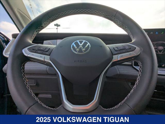 New 2025 Volkswagen Tiguan SE image 13