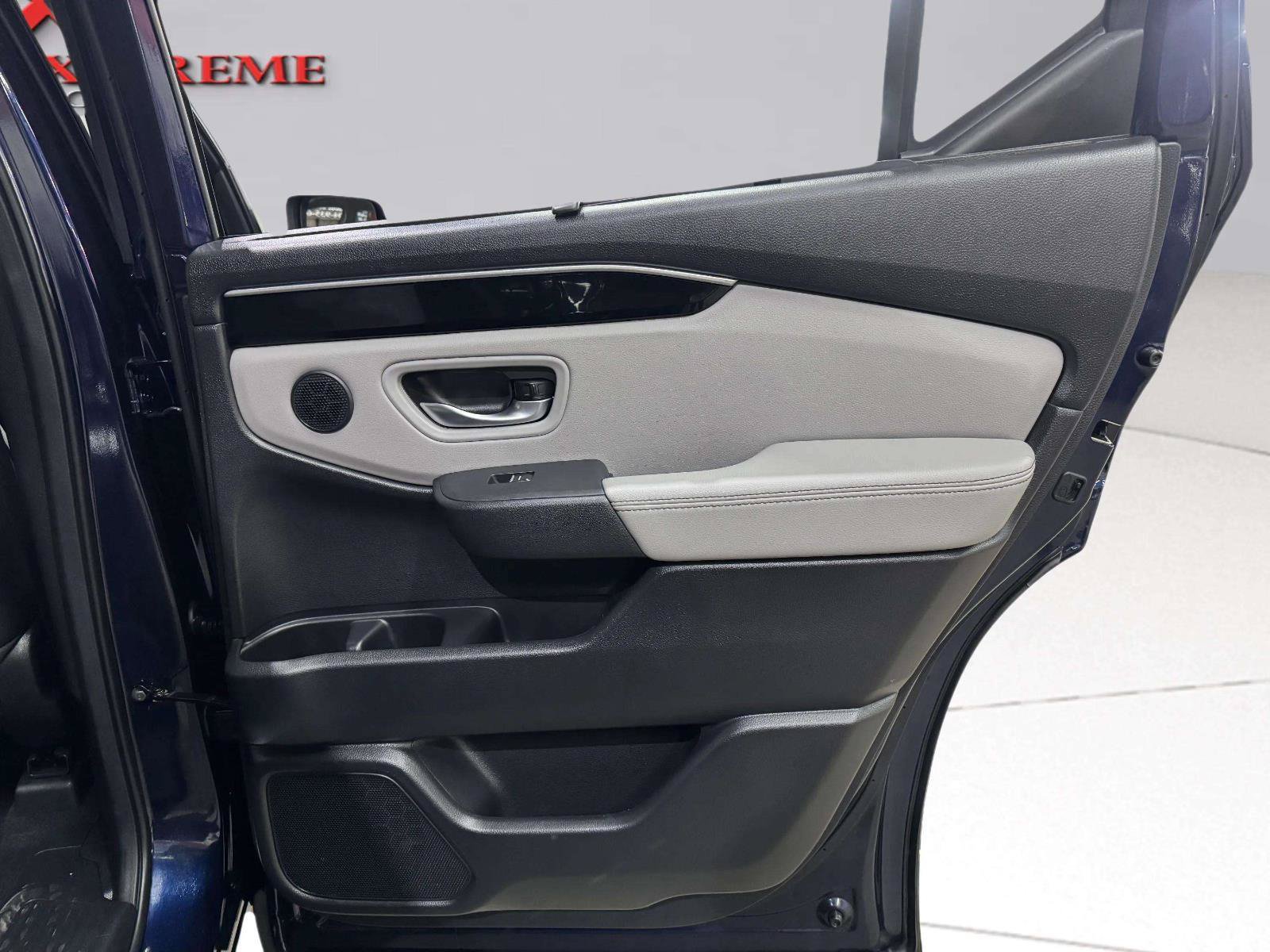 Used 2025 Honda Pilot EX-L image 50