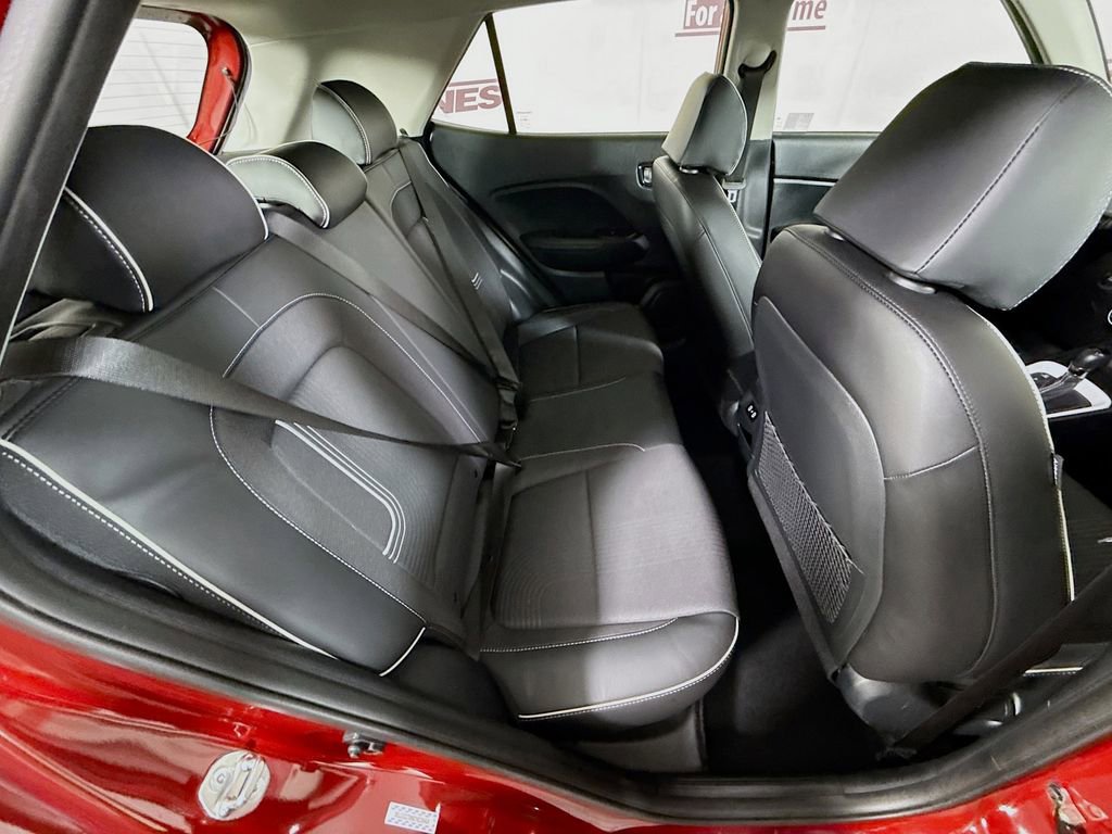 Certified 2024 Hyundai Venue Limited image 30