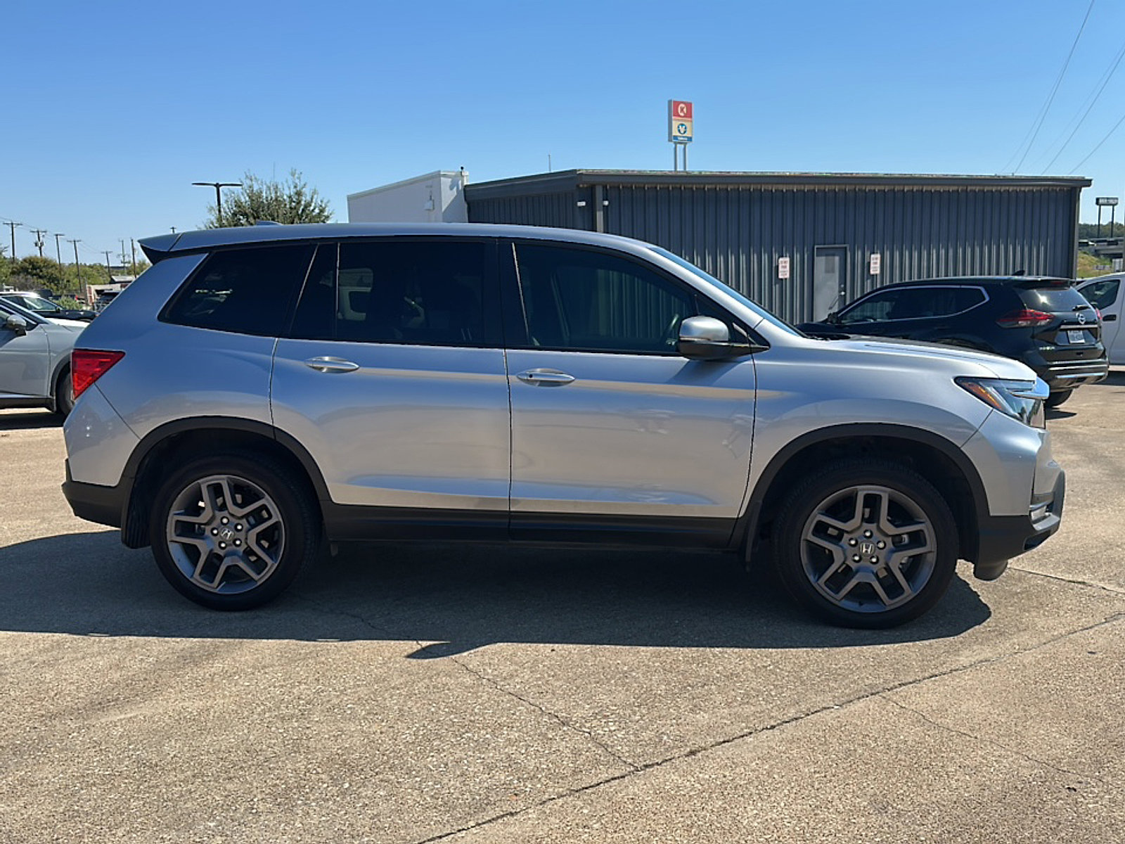 Used 2023 Honda Passport EX-L image 9
