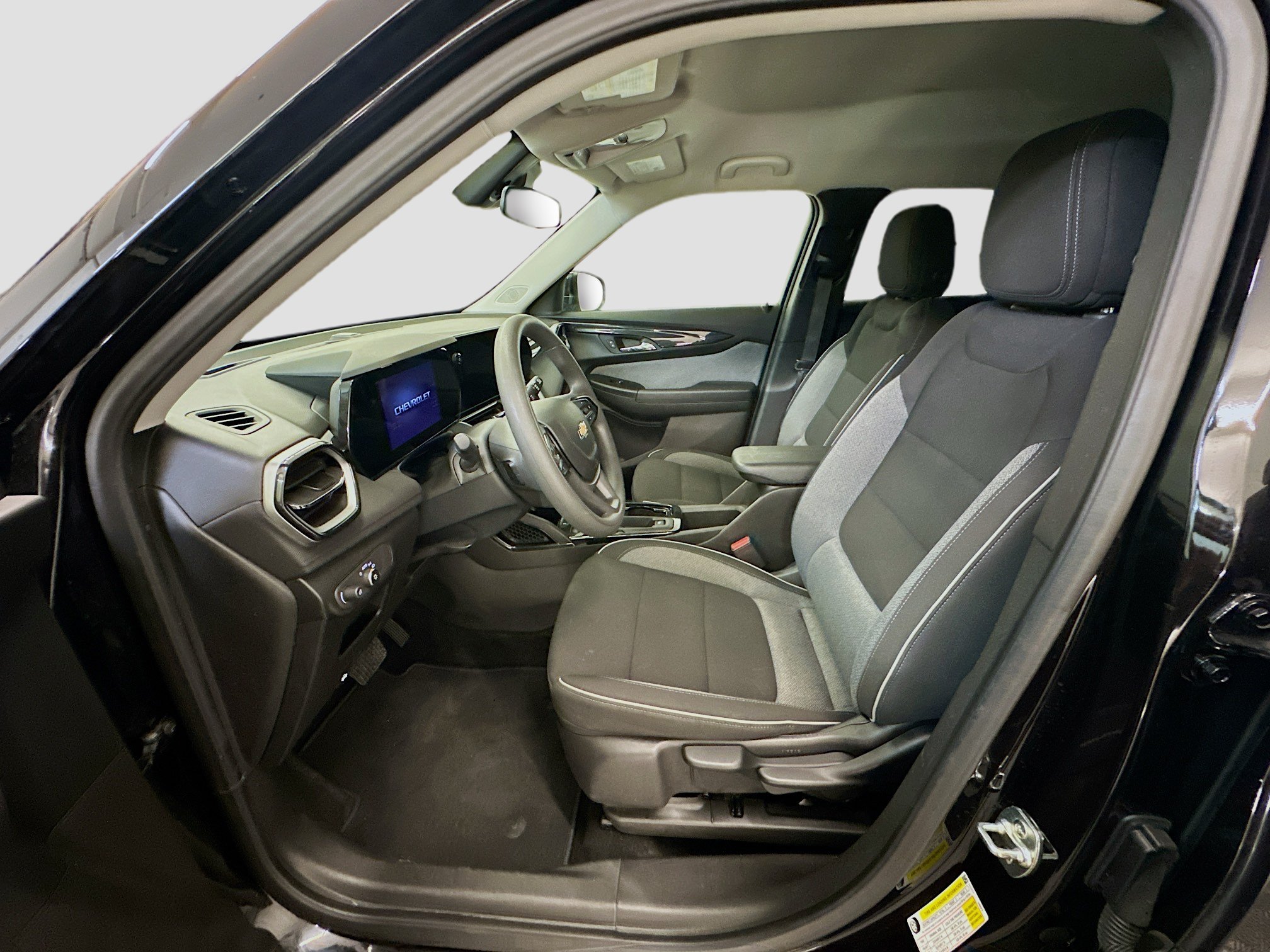 Used 2025 Chevrolet TrailBlazer LT AWD/4WD image 13