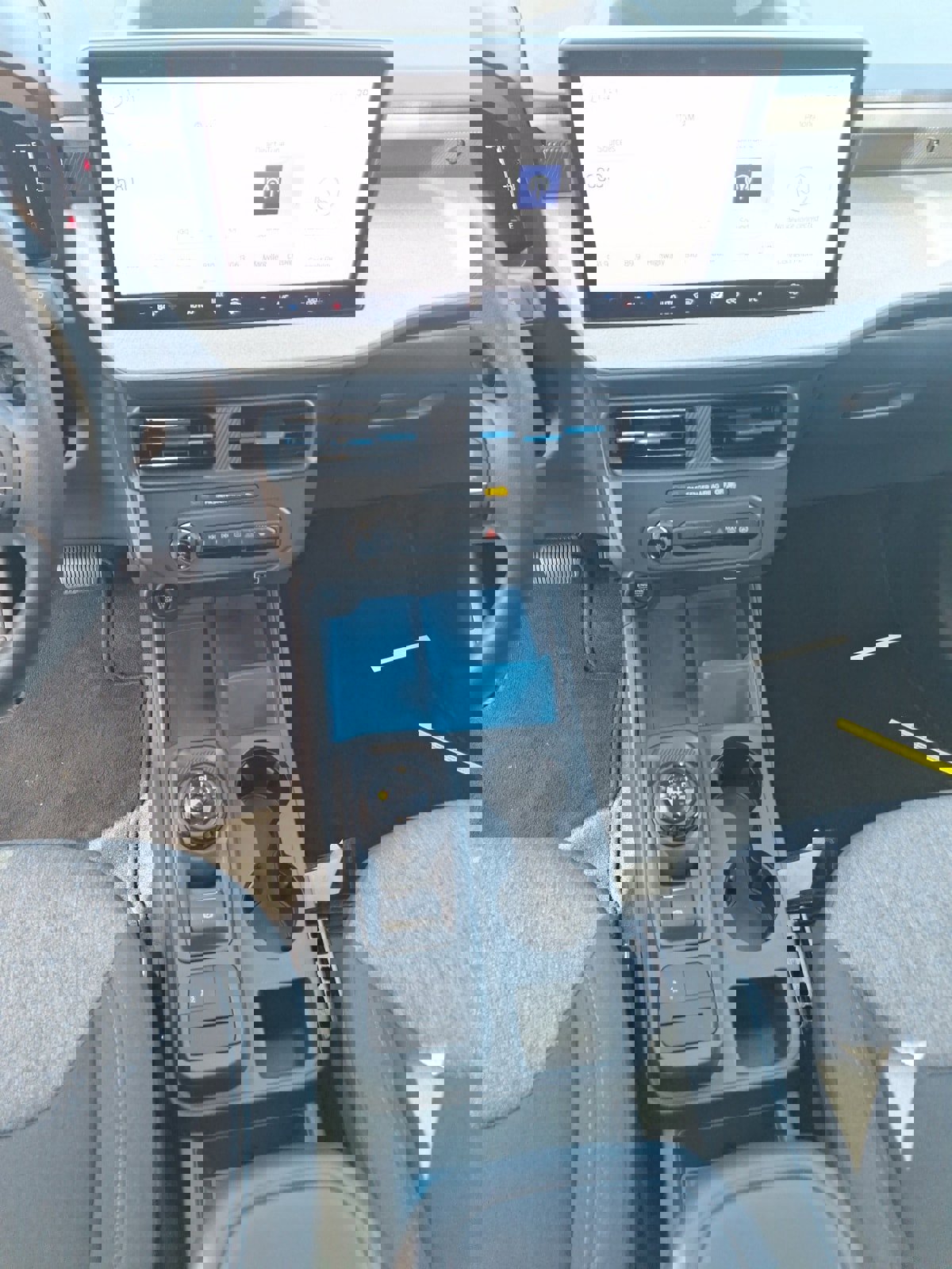 Used 2025 Ford Maverick XLT image 11