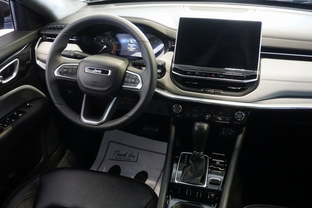 Used 2024 Jeep Compass Limited image 27