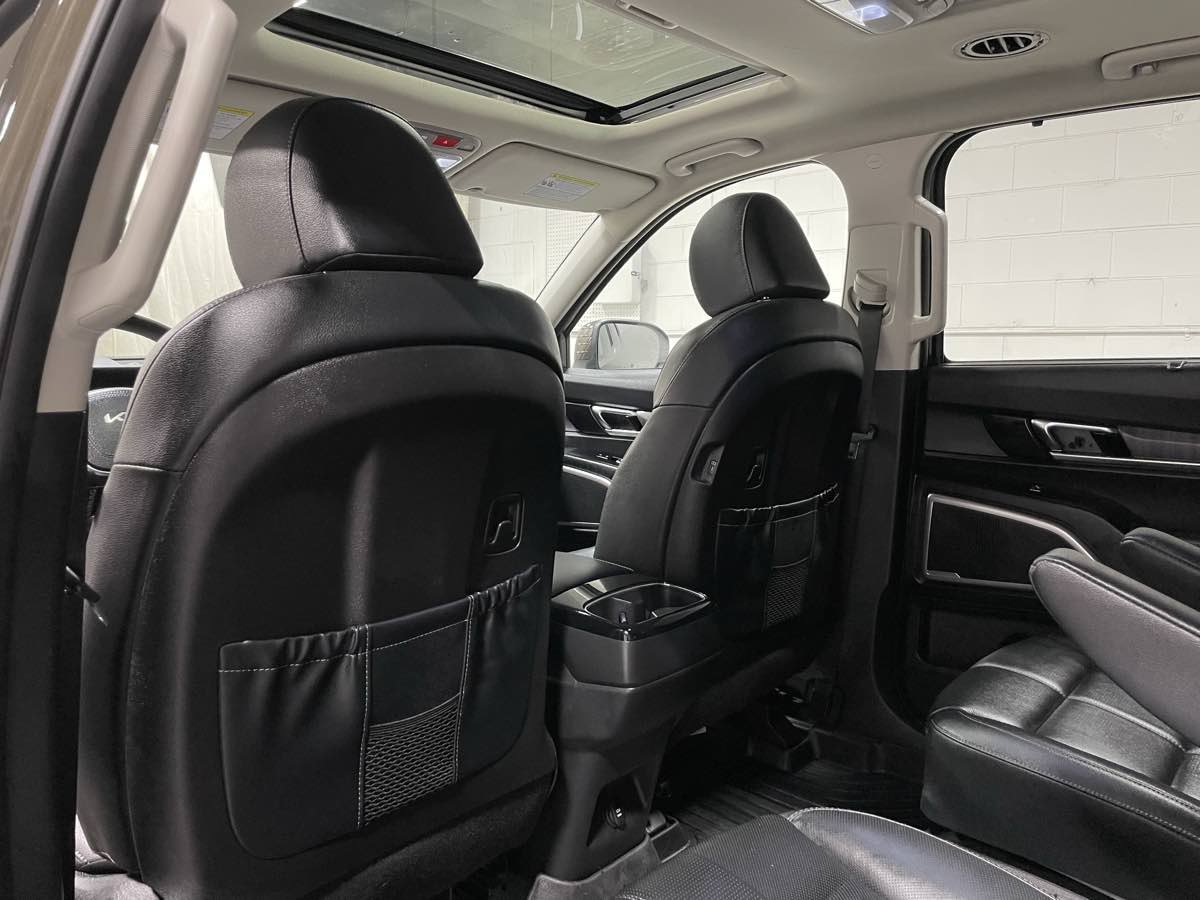 Used 2024 Kia Telluride EX w/ EX Captain's Chair Package AWD/4WD image 15
