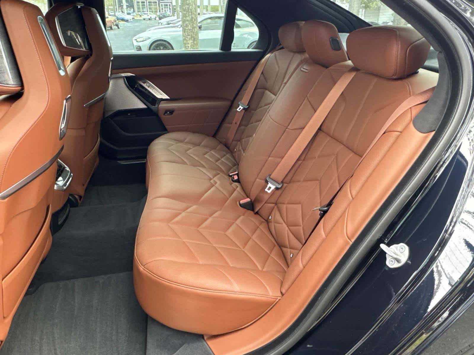Certified 2023 BMW 760i xDrive AWD/4WD image 12