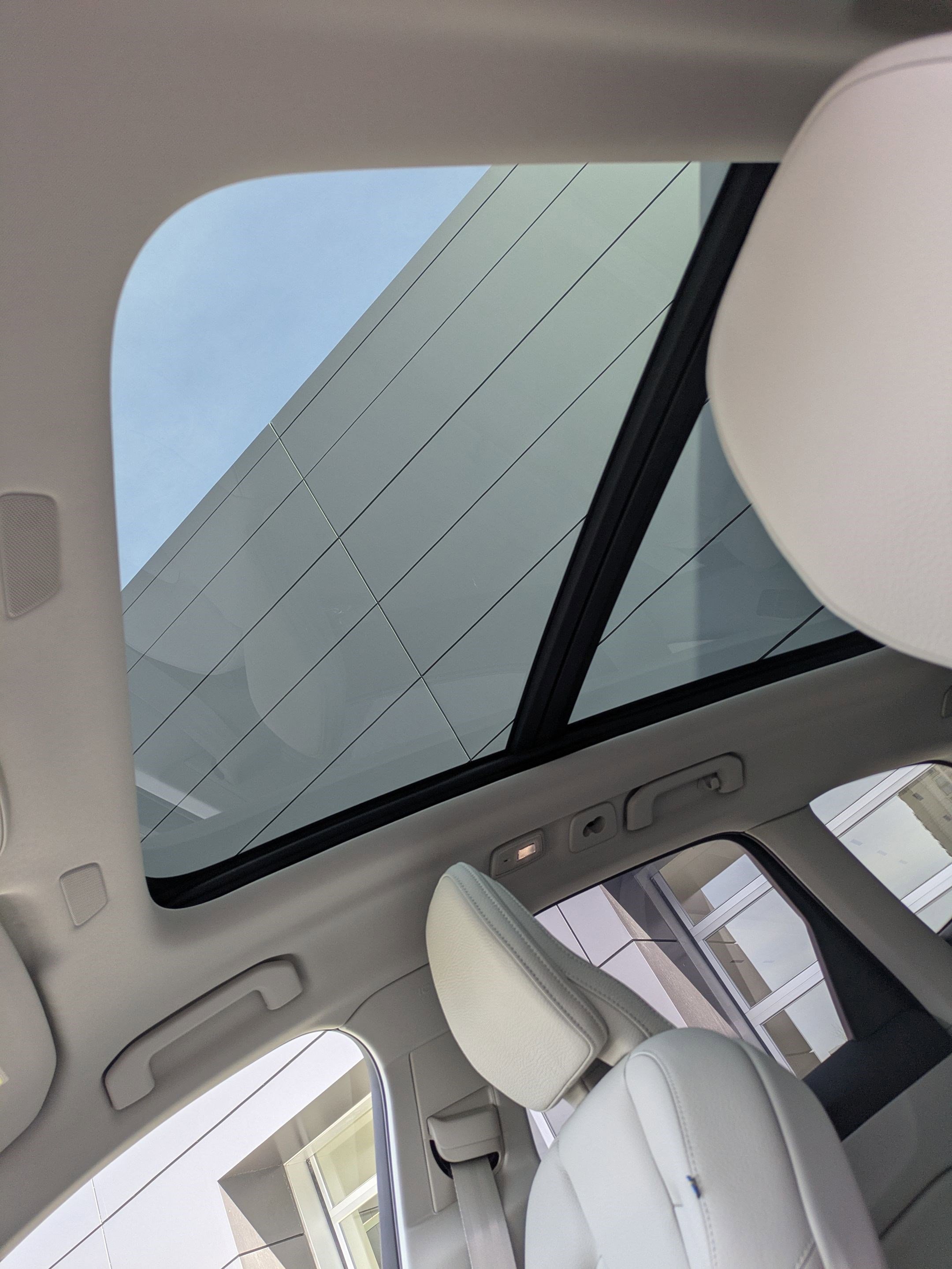 Used 2025 Volvo XC60 B5 Plus w/ Protection Package Premier image 16