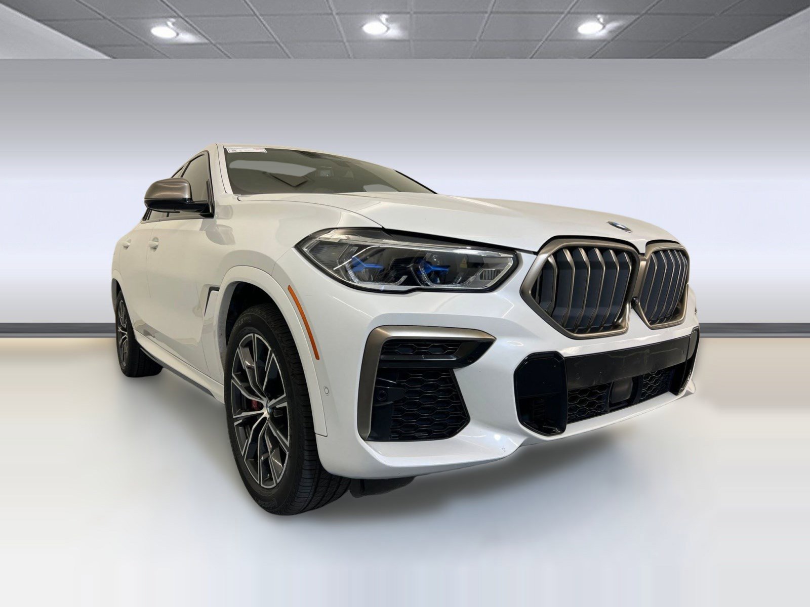 Used 2022 BMW X6 M50i w/ Executive Package image 7