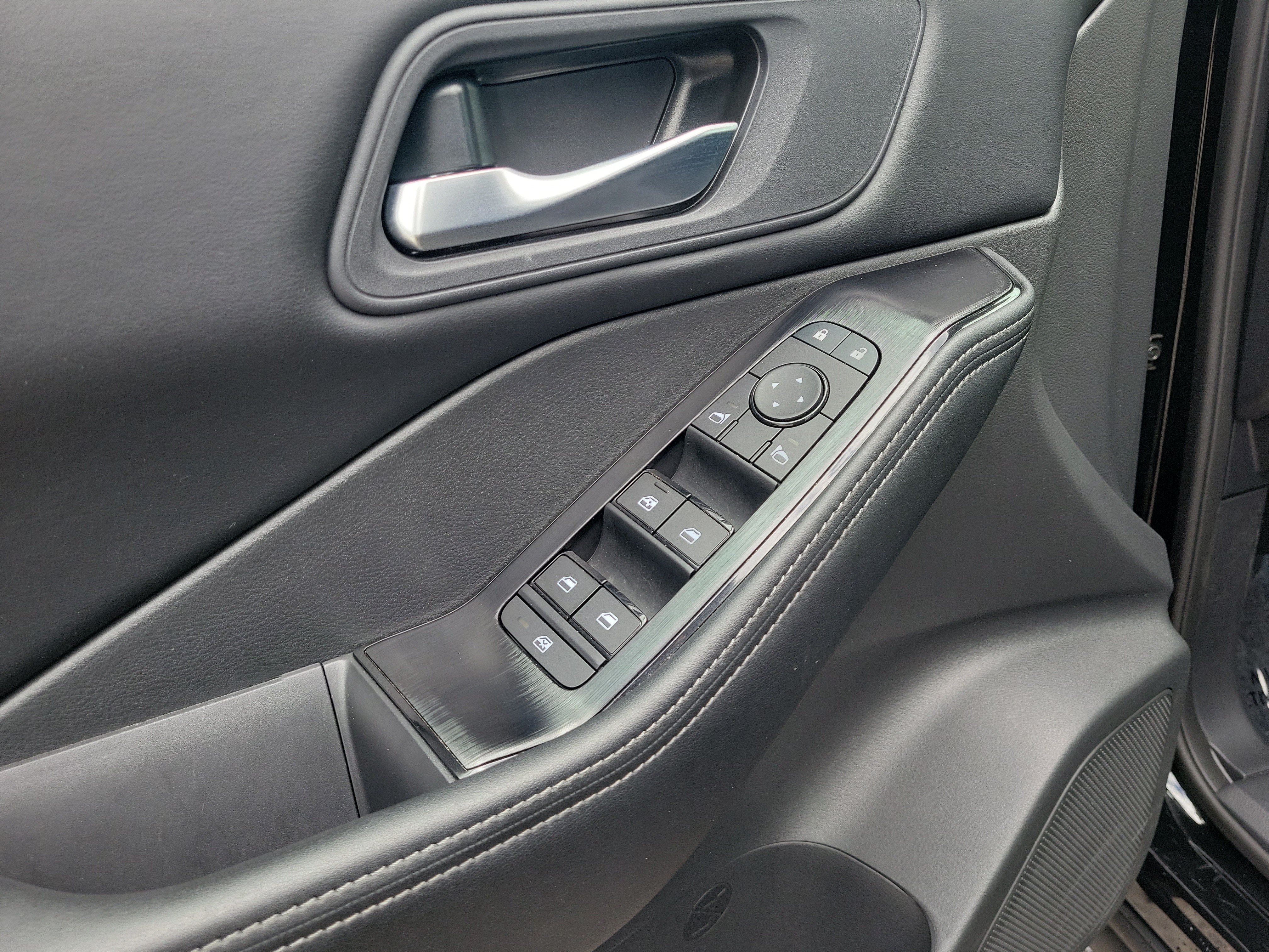 Certified 2026 Nissan Rogue SV w/ Cold Weather Package FWD image 14