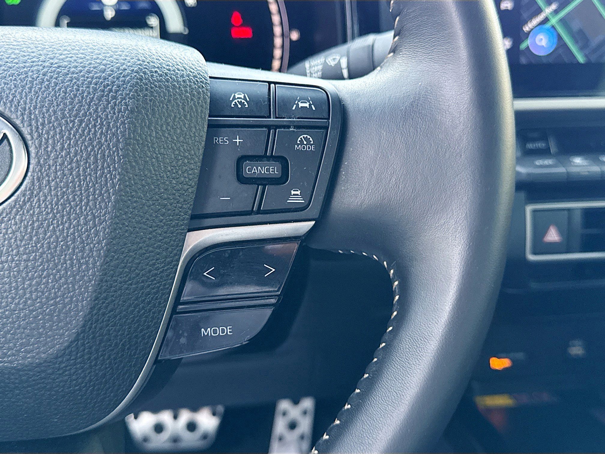Used 2025 Toyota Camry SE w/ Multimedia Upgrade Package image 34