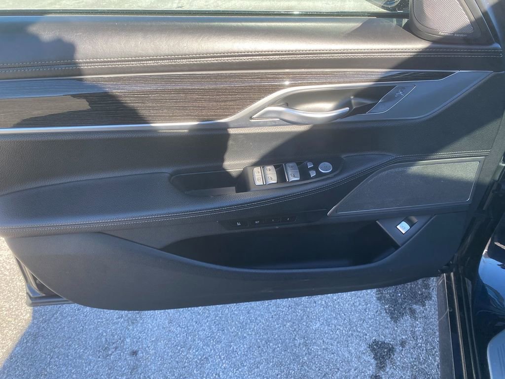 Used 2019 BMW 740i xDrive w/ Executive Package image 11