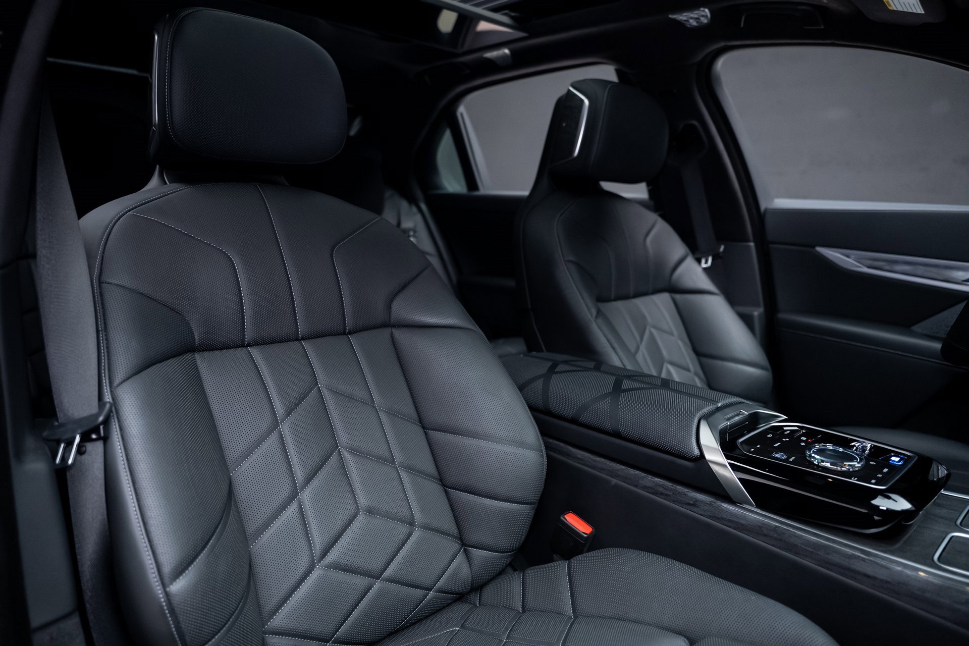 Used 2023 BMW i7 xDrive60 w/ Executive Package 2 image 61