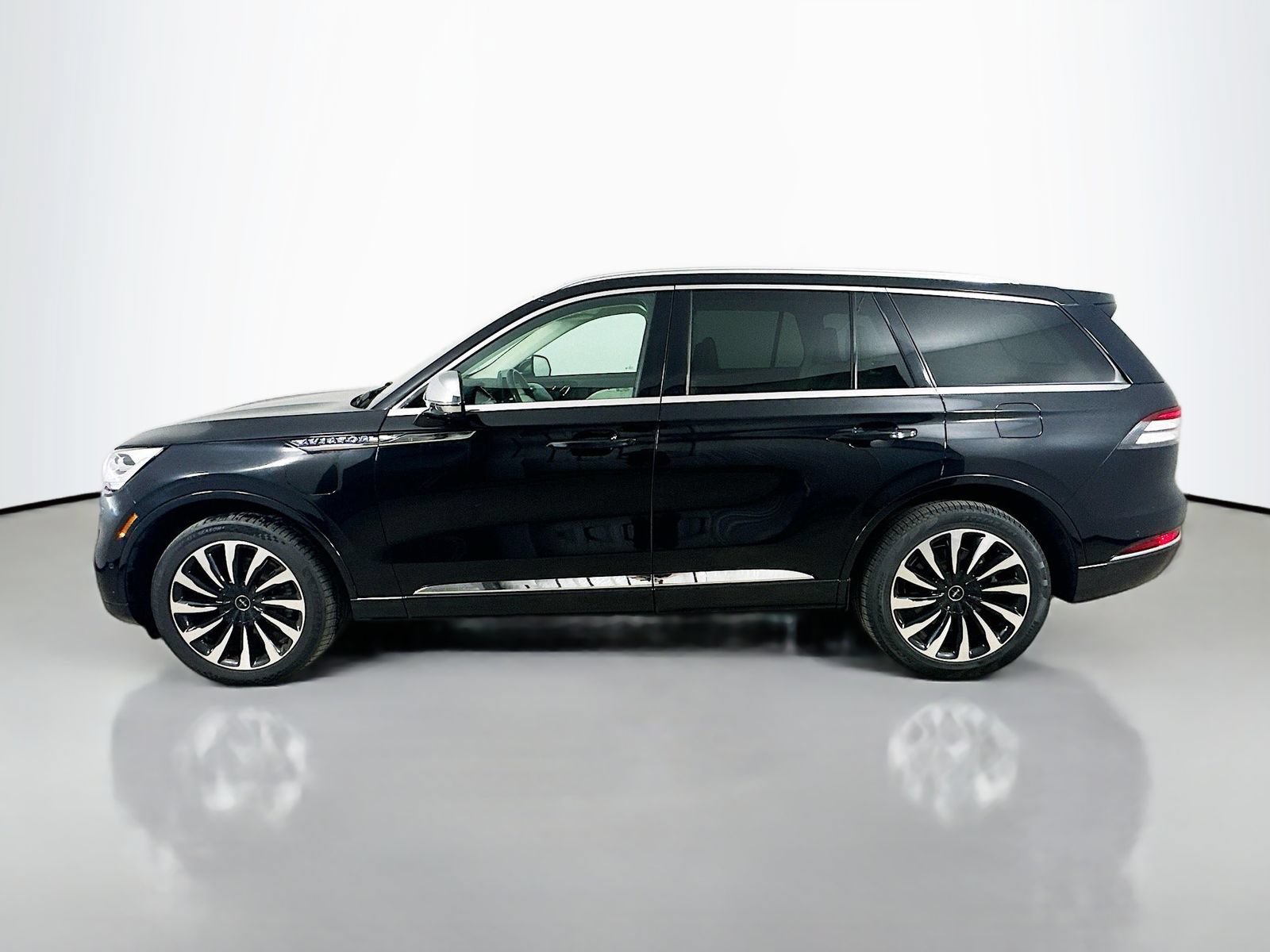 Used 2020 Lincoln Aviator Black Label Grand Touring w/ Class IV Trailer Tow Package AWD/4WD image 8