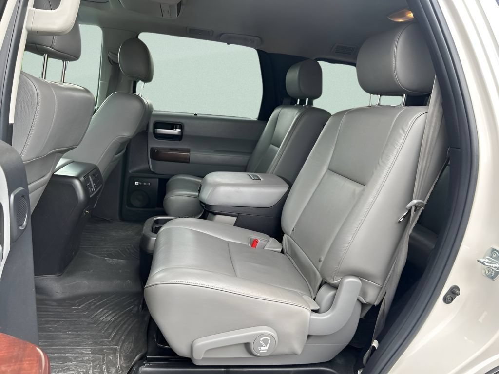 Used 2016 Toyota Sequoia Platinum AWD/4WD image 18