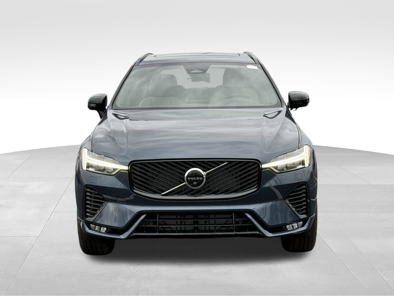 New 2026 Volvo XC60 B5 Plus w/ Protection Package Premier AWD/4WD image 9