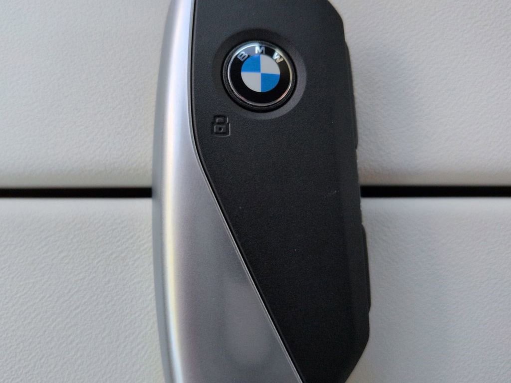 New 2026 BMW i5 eDrive40 image 30