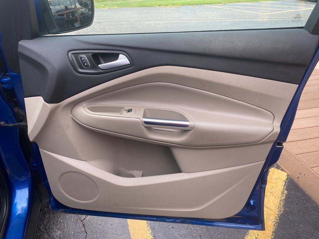 Used 2019 Ford Escape SEL image 16