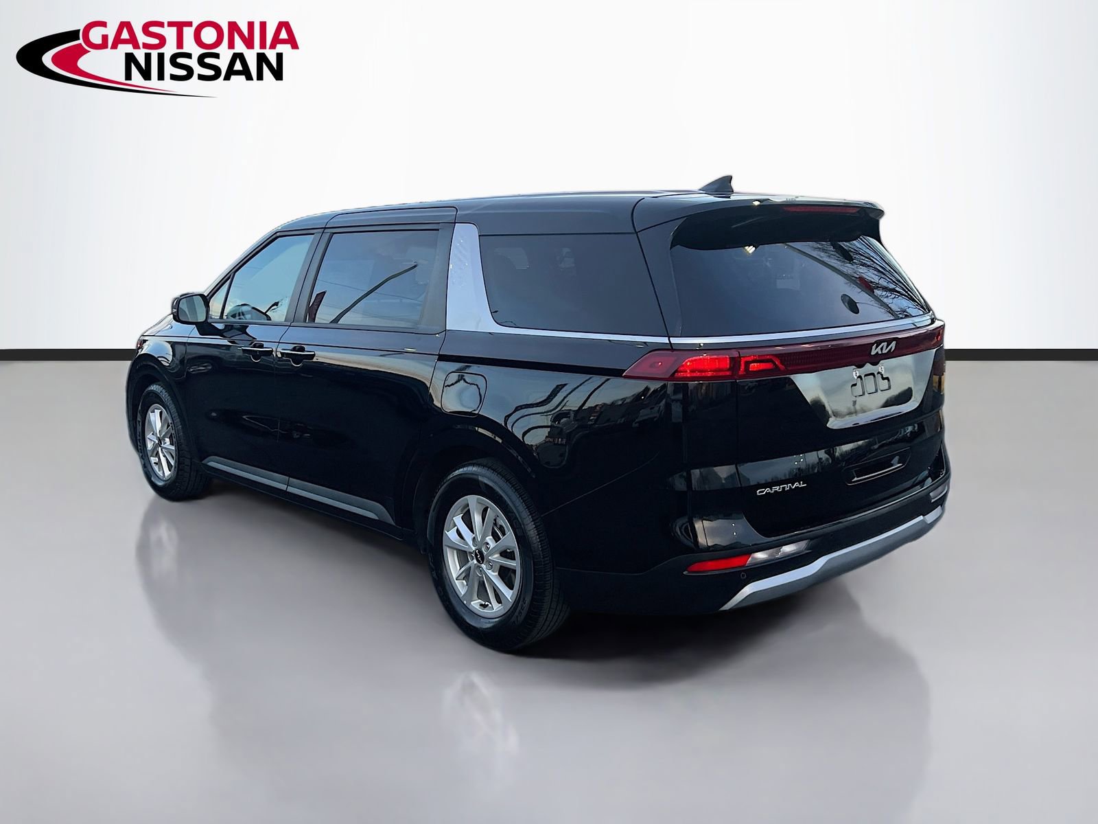 Used 2024 Kia Carnival LX image 6