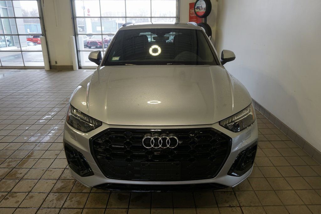 Used 2024 Audi Q5 2.0T Prestige w/ Prestige Package image 17