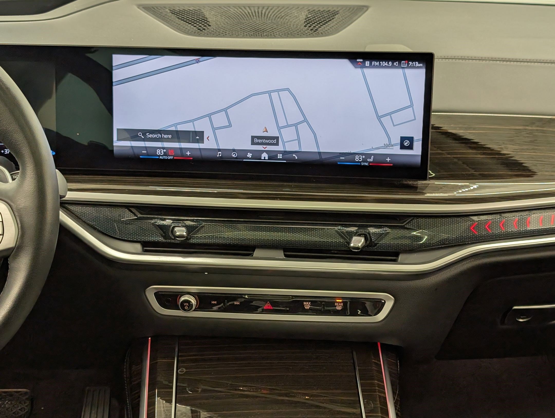 Used 2025 BMW X7 xDrive40i w/ Premium Package image 28