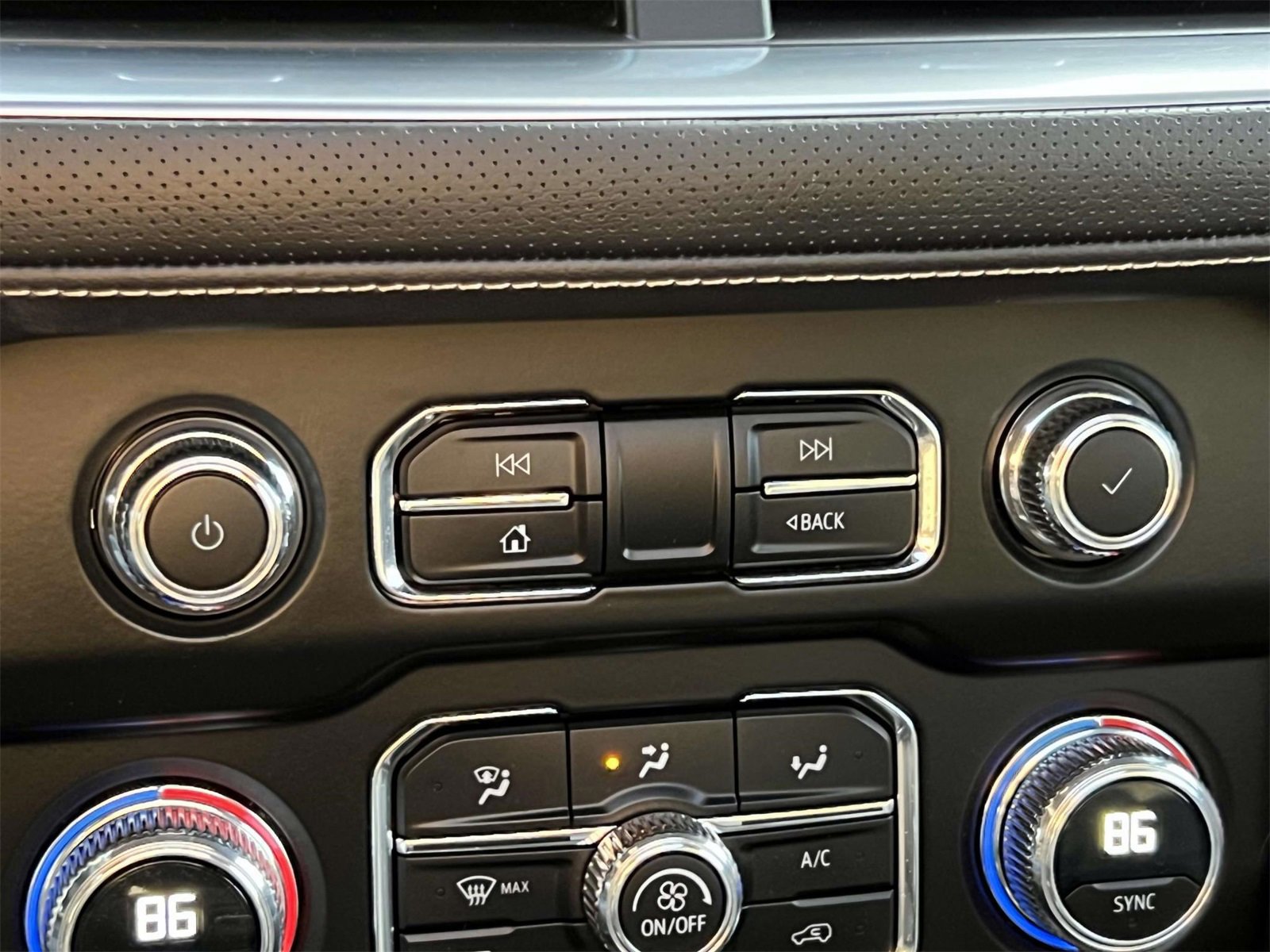 Used 2023 GMC Yukon XL SLT image 36