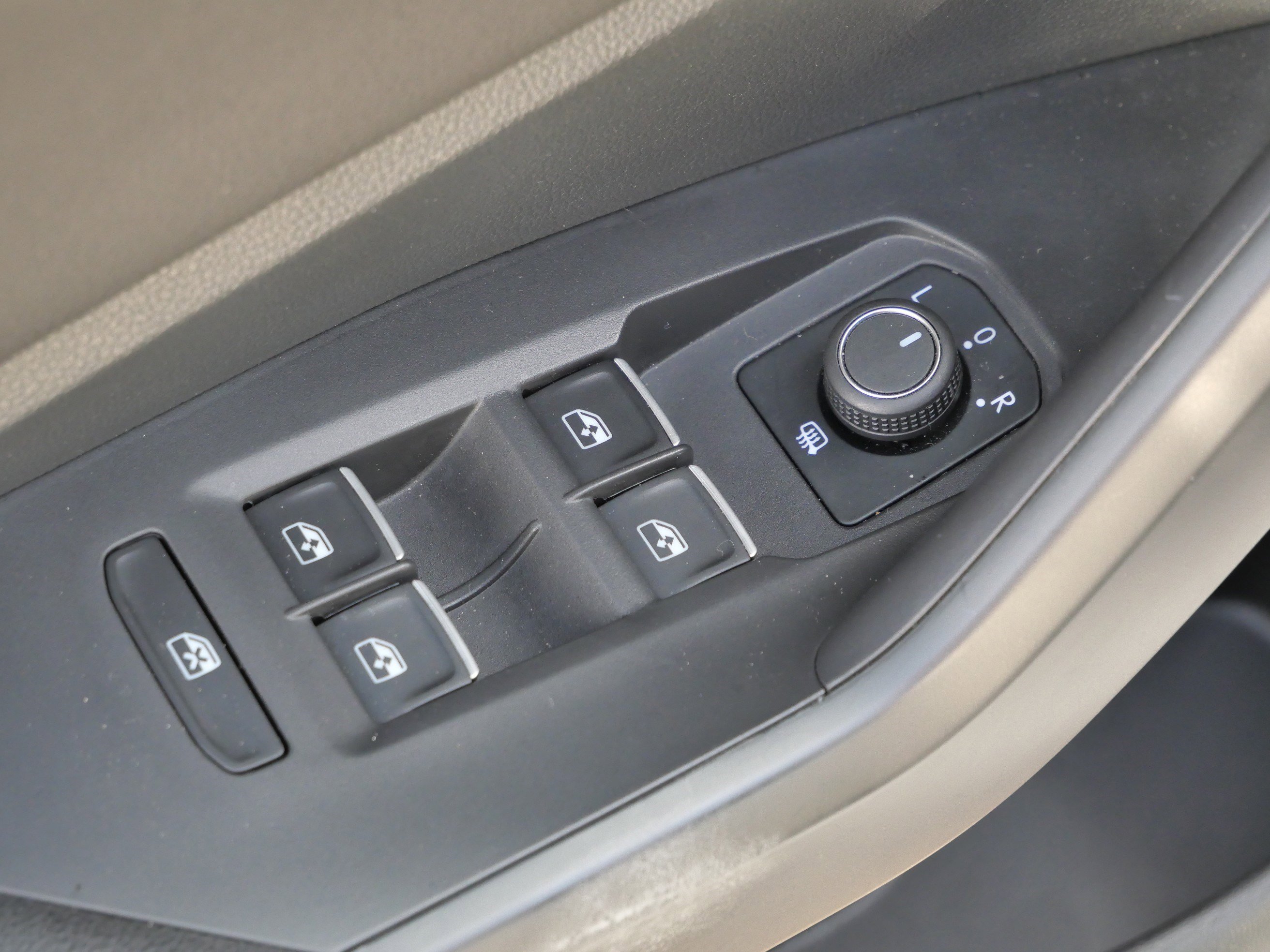 Certified 2025 Volkswagen Jetta Sport image 19