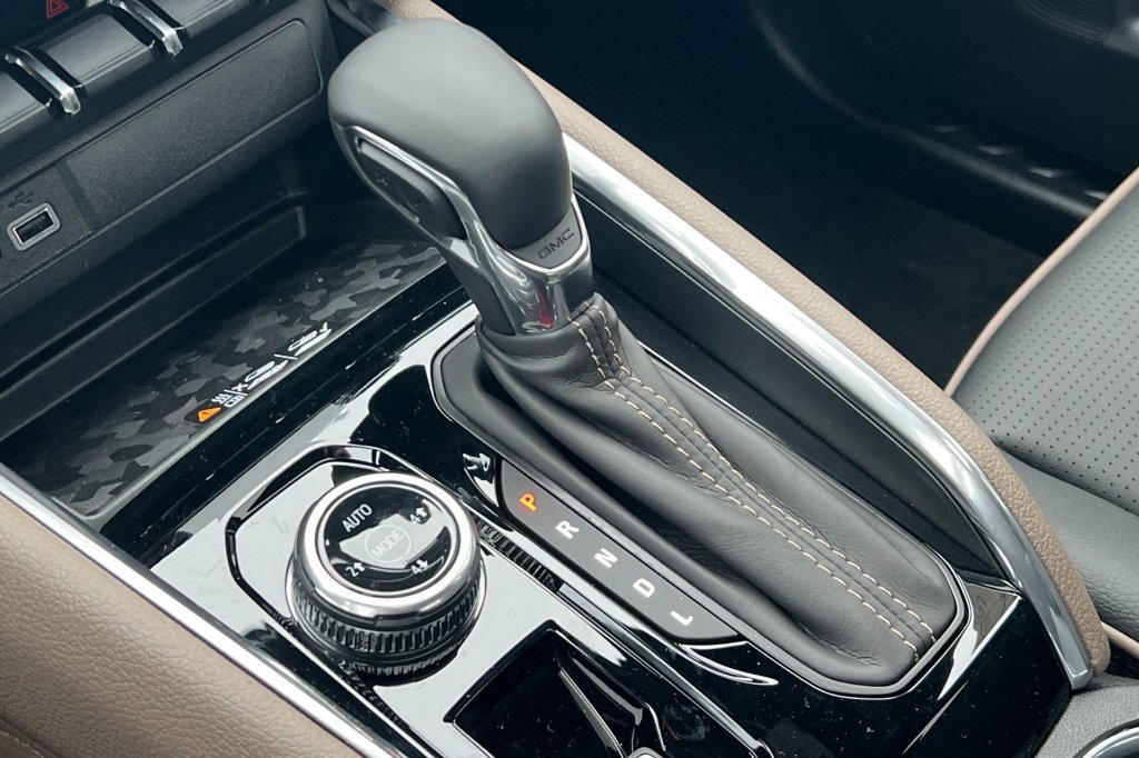 New 2026 GMC Canyon Denali image 18