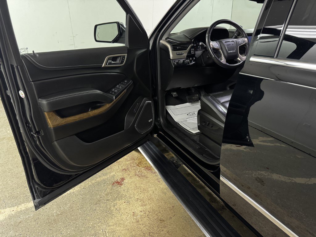 Used 2019 GMC Yukon Denali w/ Denali Ultimate Package image 18