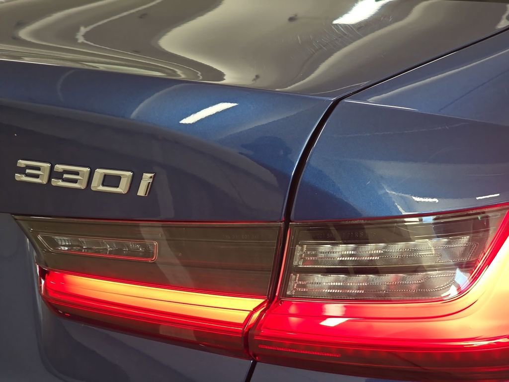 Certified 2021 BMW 330i Sedan w/ Convenience Package image 32