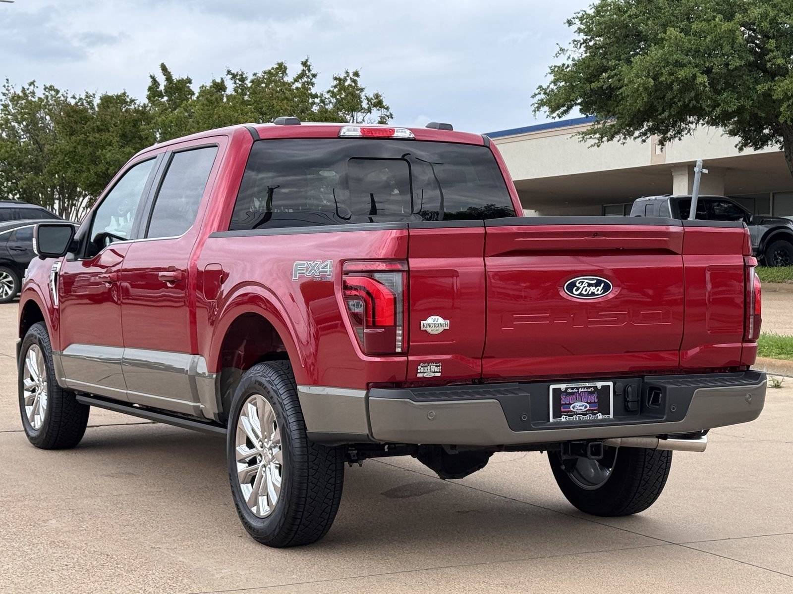 Used 2025 Ford F150 King Ranch w/ FX4 Off-Road Package image 6