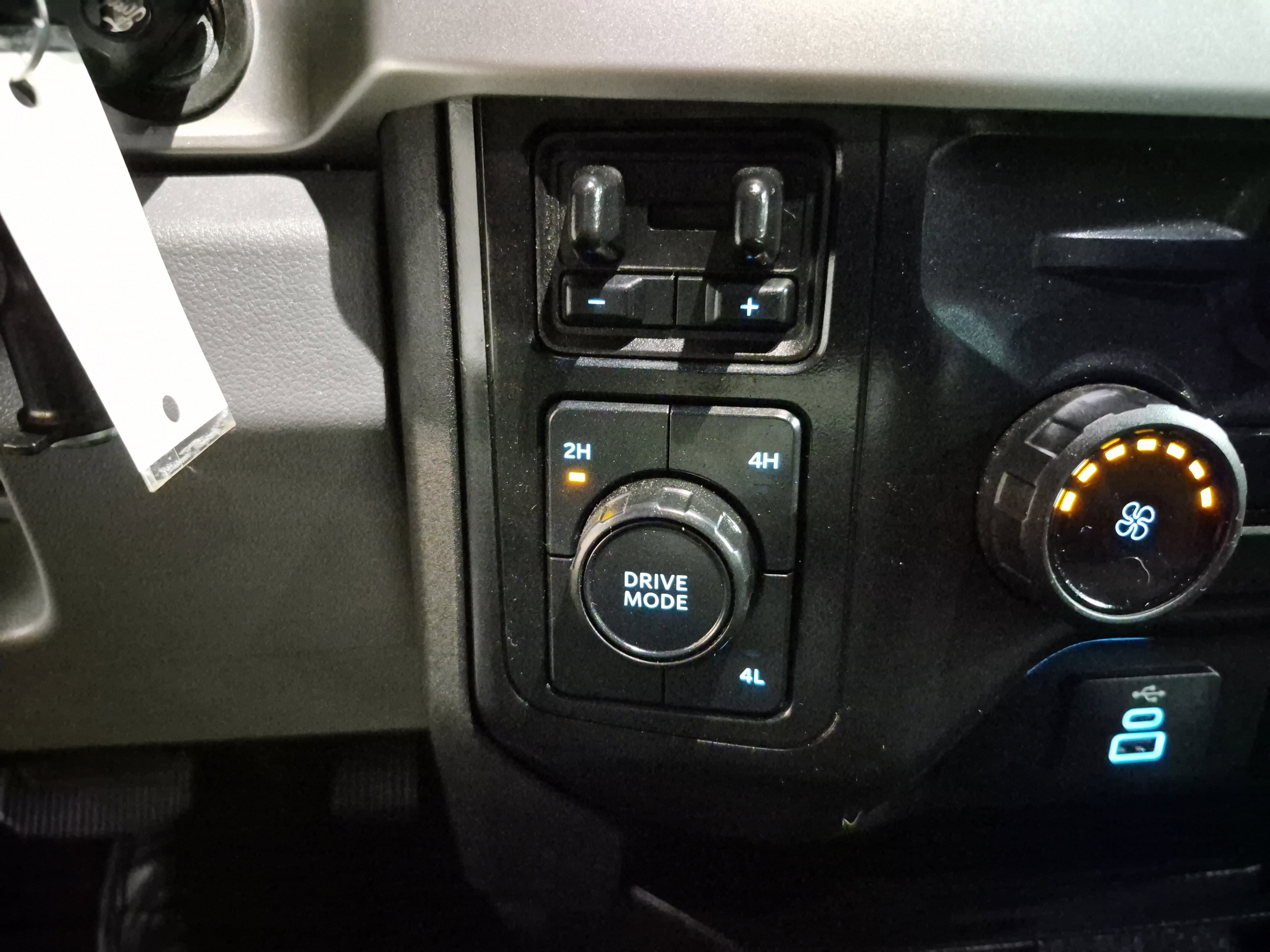 Used 2024 Ford F250 XLT image 25