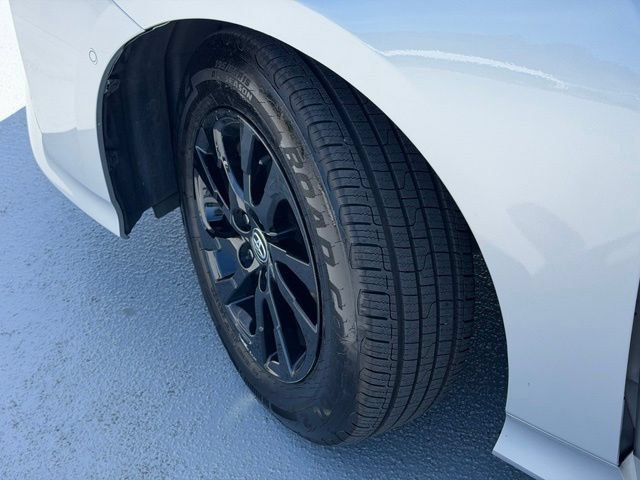 Certified 2022 Toyota Prius AWD image 26