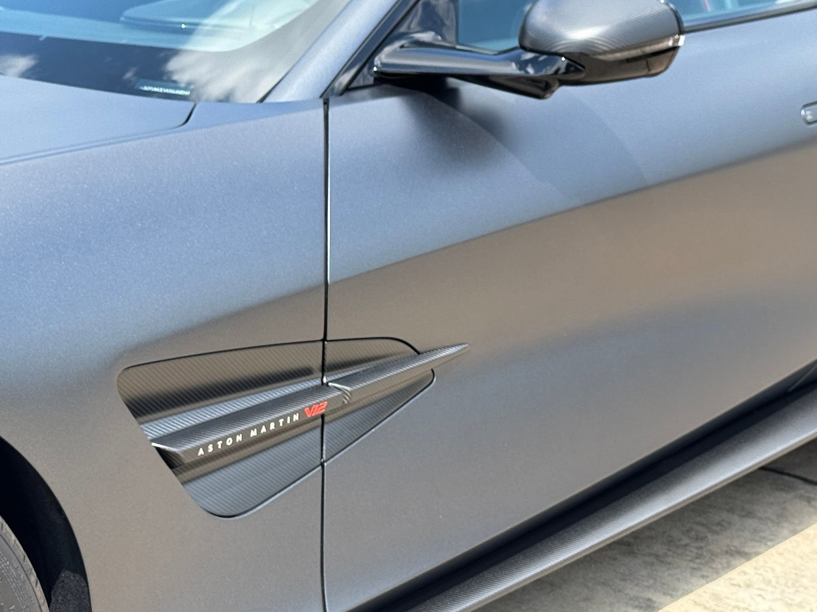 New 2025 Aston Martin Vanquish image 13