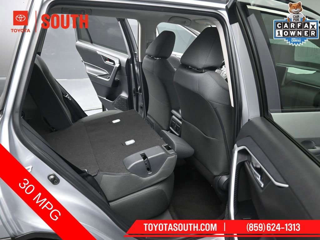 Used 2025 Toyota RAV4 XLE image 28