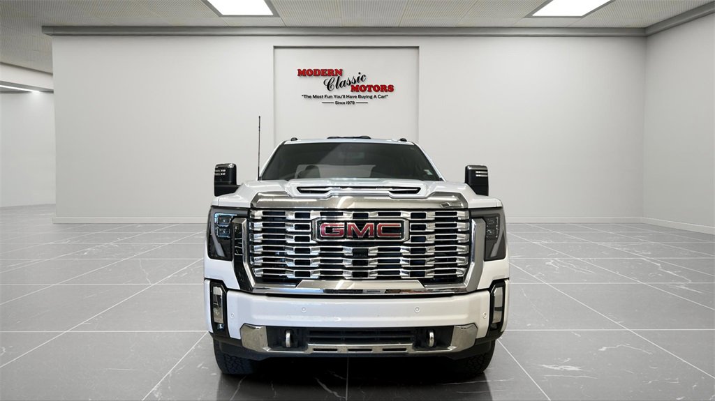 Used 2025 GMC Sierra 2500 Denali image 2