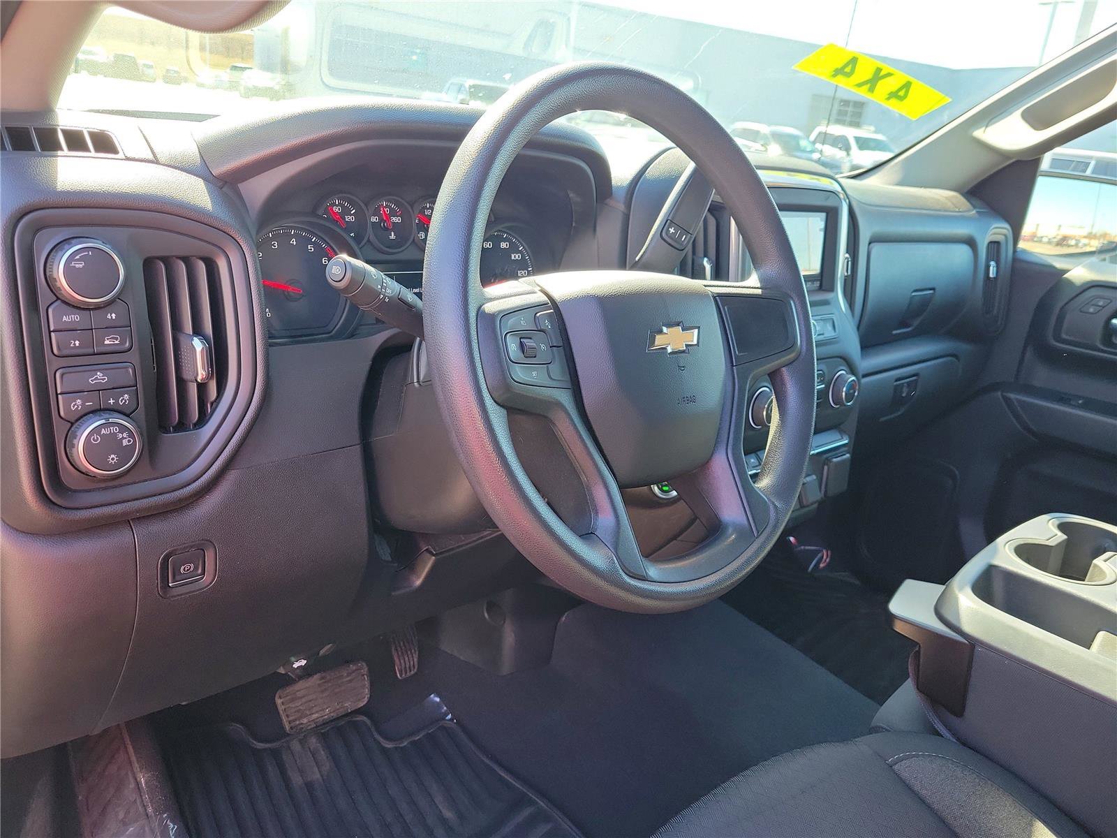 Used 2023 Chevrolet Silverado 1500 Custom image 17