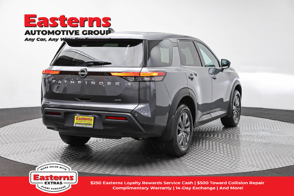 Used 2024 Nissan Pathfinder S AWD/4WD image 6