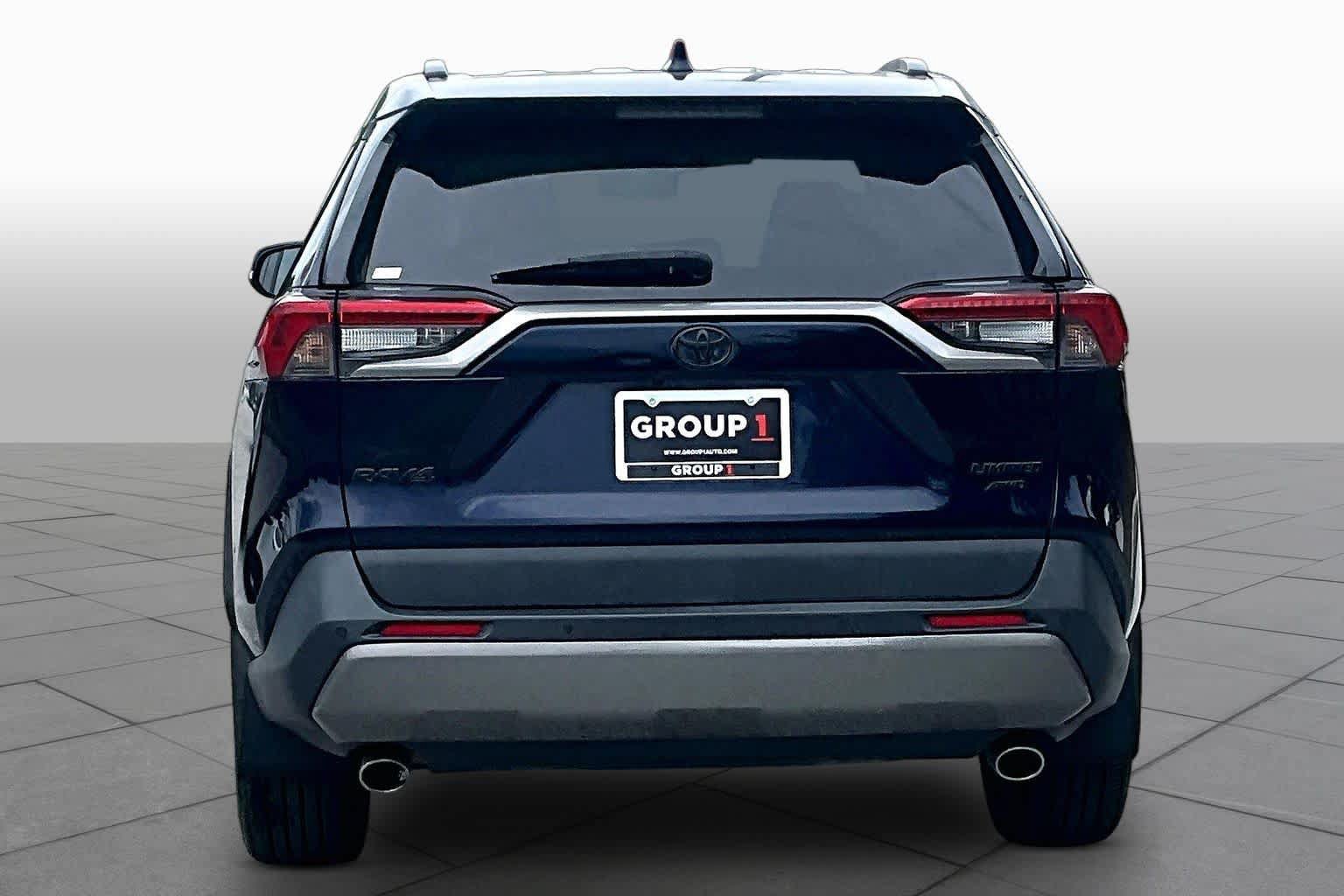 Used 2019 Toyota RAV4 Limited w/ Advanced Technology Package AWD/4WD image 5