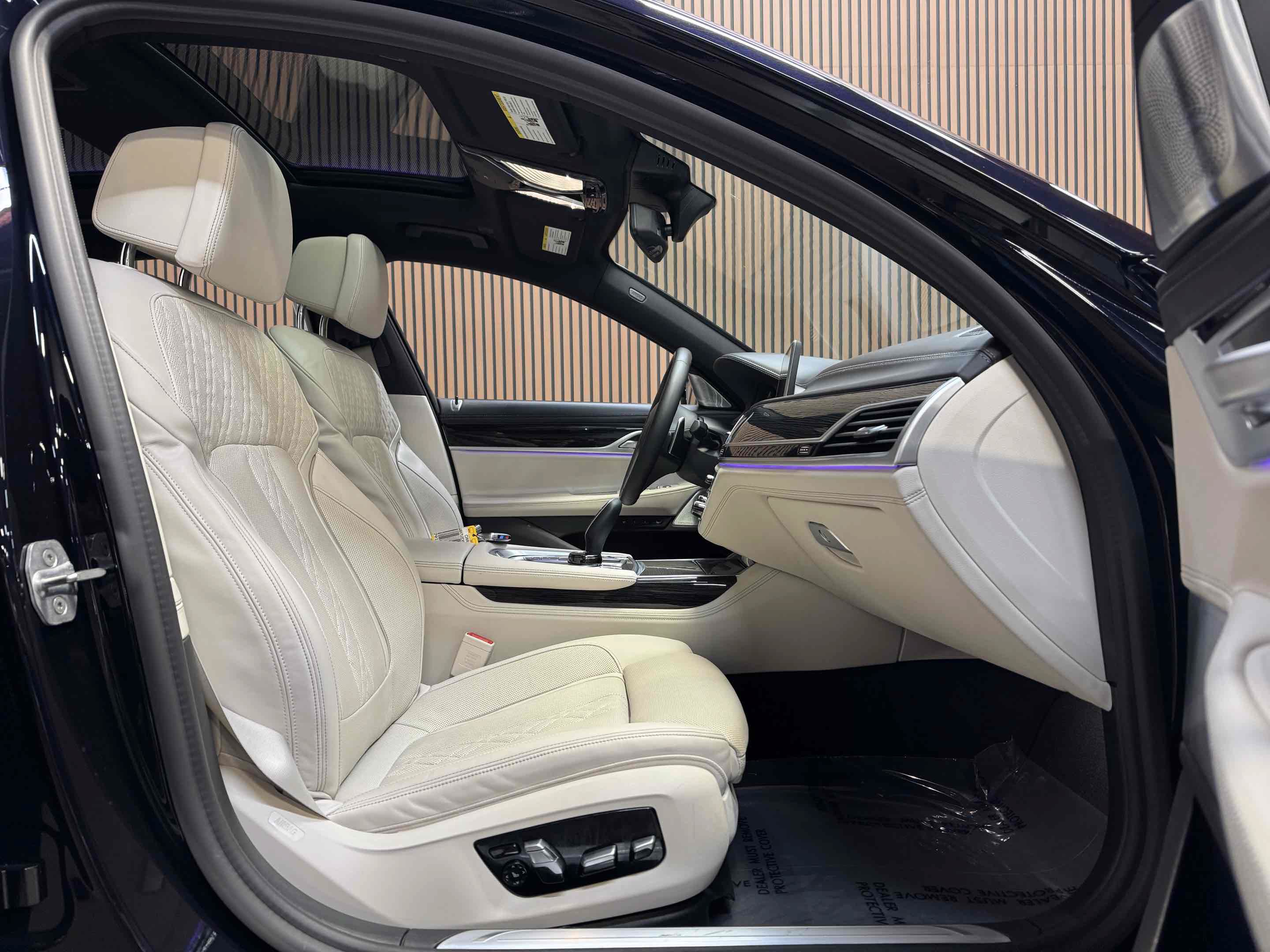 Used 2021 BMW 750i xDrive w/ Executive Package AWD/4WD image 55