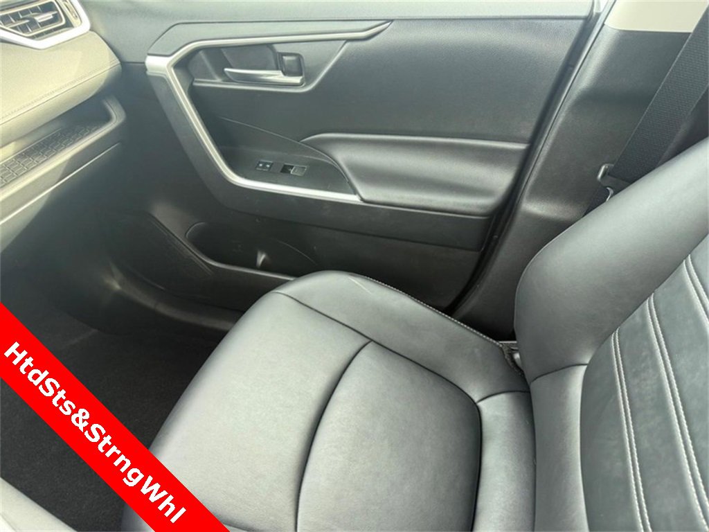 Used 2023 Toyota RAV4 XLE Premium image 23