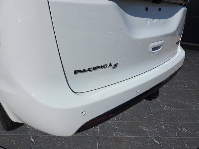 New 2026 Chrysler Pacifica Limited w/ S Appearance Package AWD/4WD image 39