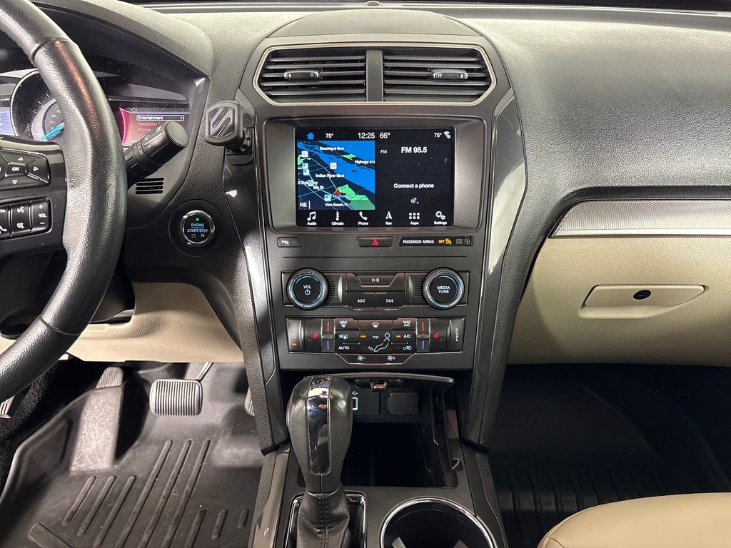 Certified 2019 Ford Explorer XLT w/ Equipment Group 202A image 29