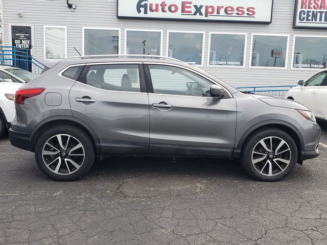 Used 2017 Nissan Rogue Sport SL video 2