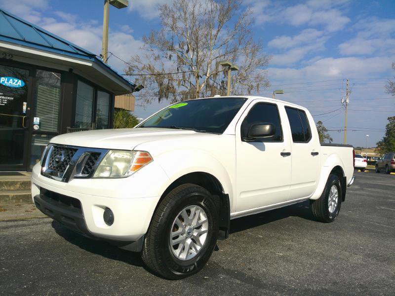 Used 2017 Nissan Frontier SV AWD/4WD image 2